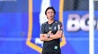 “ดุสิต เฉลิมแสน” อดีตแบ็กซ้ายทัพ ช้างศึก ติดโผนักเตะที่ยิงสูงสุดให้ทีมชาติ ร่วมกับ คริสเตียโน่ โรนัลโด้, ลิโอเนล เมสซี่ และ เนย์มาร์