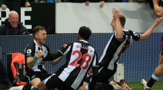 “นิวคาสเซิล” หนีโซนตกชั้นได้สำเร็จหลังชนะ “เอฟเวอร์ตัน” 3-1